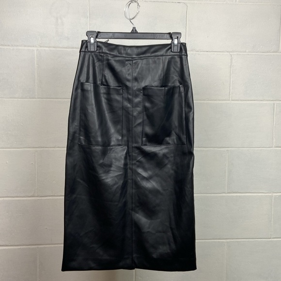 NWT‎ Blank NYC Women's Faux Leather Snap Front Black Midi Skirt Size 25 Pockets - Picture 5 of 7